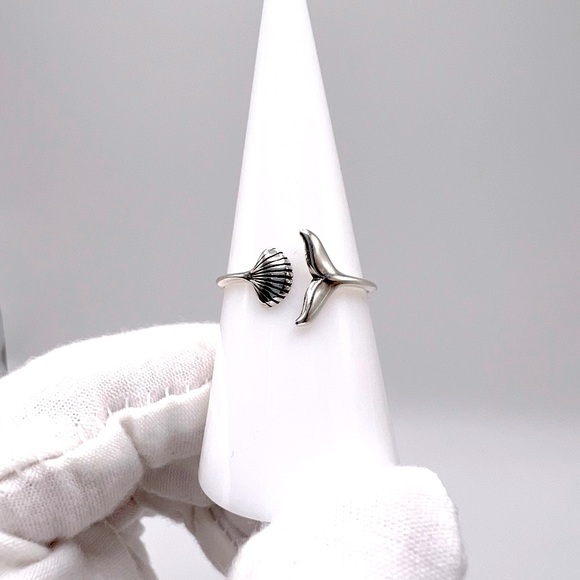Sale $12 Firm! .925 Sterling Silver Mermaid and Seashell Ring - Picture 1 of 13